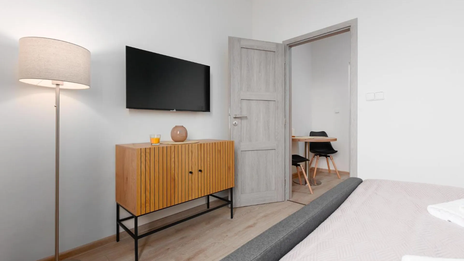 2 Bedrooms Apartment With Kitchen Near The Subway Prága 0*,  Csehország
